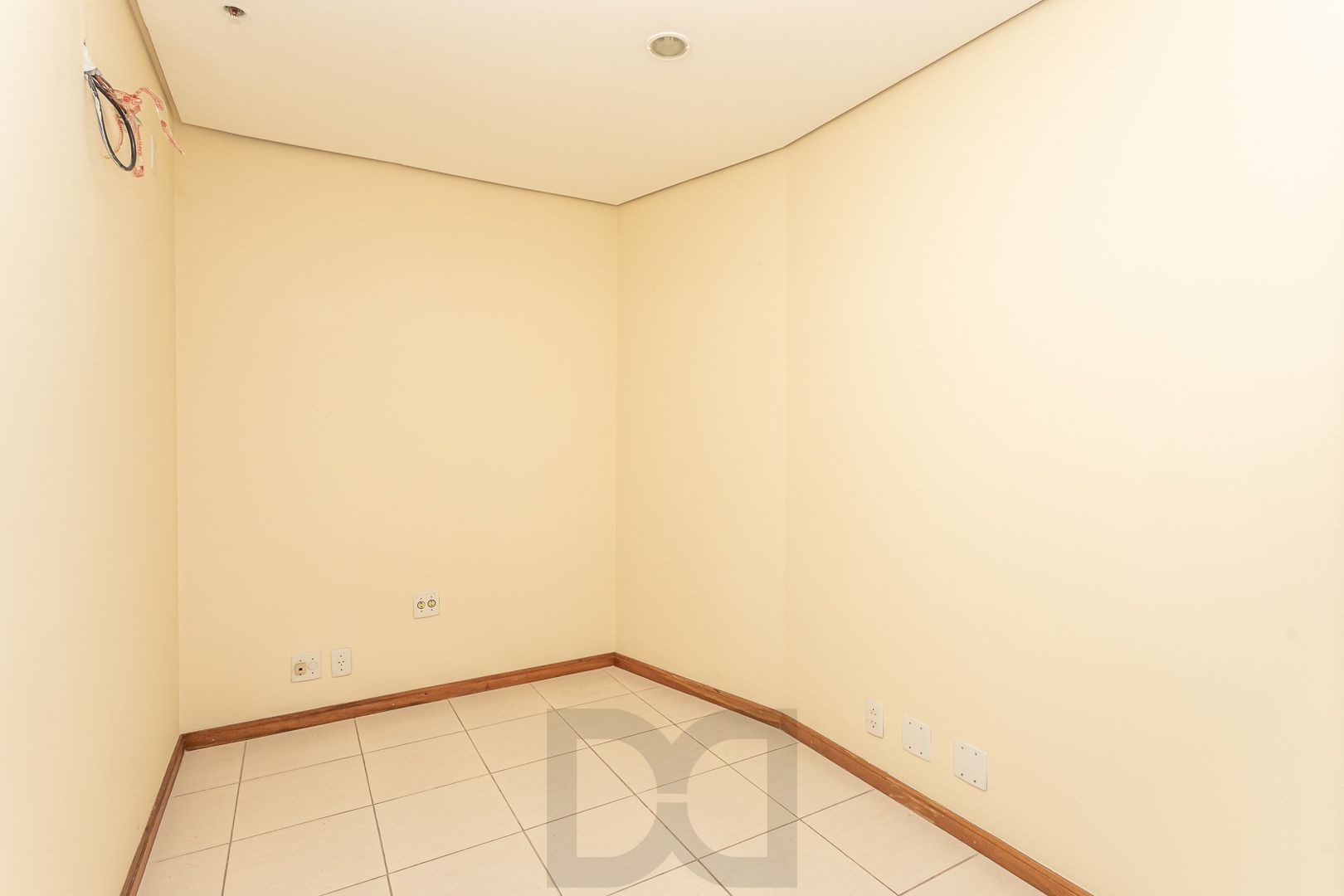 Conjunto comercial no bairro Floresta com terraço privativo DESOCUPADO — foto 4