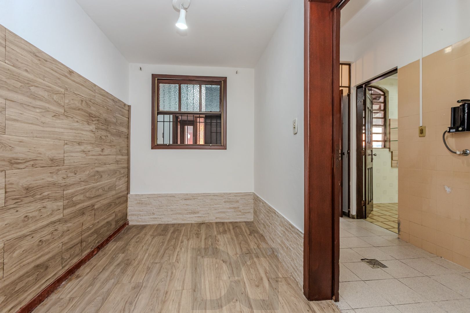 Casa no Partenon com 4 dormitórios e 4 vagas DESOCUPADA — foto 14