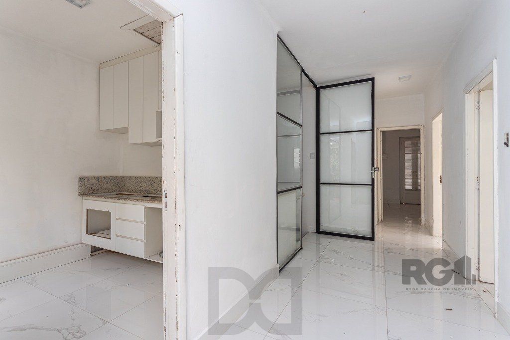 Casa Espaçosa de 3 Dormitórios à Venda no Bairro Moinhos De Vento! — foto 28