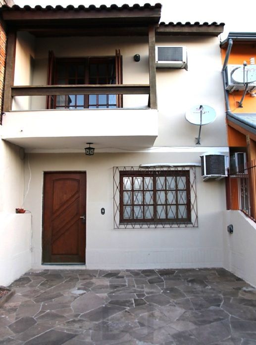 Casa sobrado na Hípica de 2 dormitórios e 2 vagas — foto 1