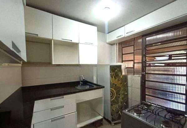 Casa no bairro Jardim do Salso com 2 dormitórios e 4 vagas — foto 9