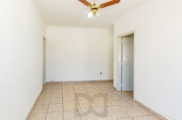 Apartamento de 2 dormitórios no bairro Santa Cecilia DESOCUPADO — foto 3