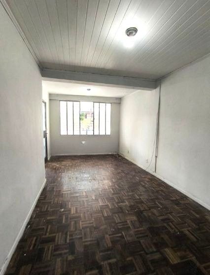 Casa sobrado no bairro Jardim do Salso DESOCUPADA — foto 5