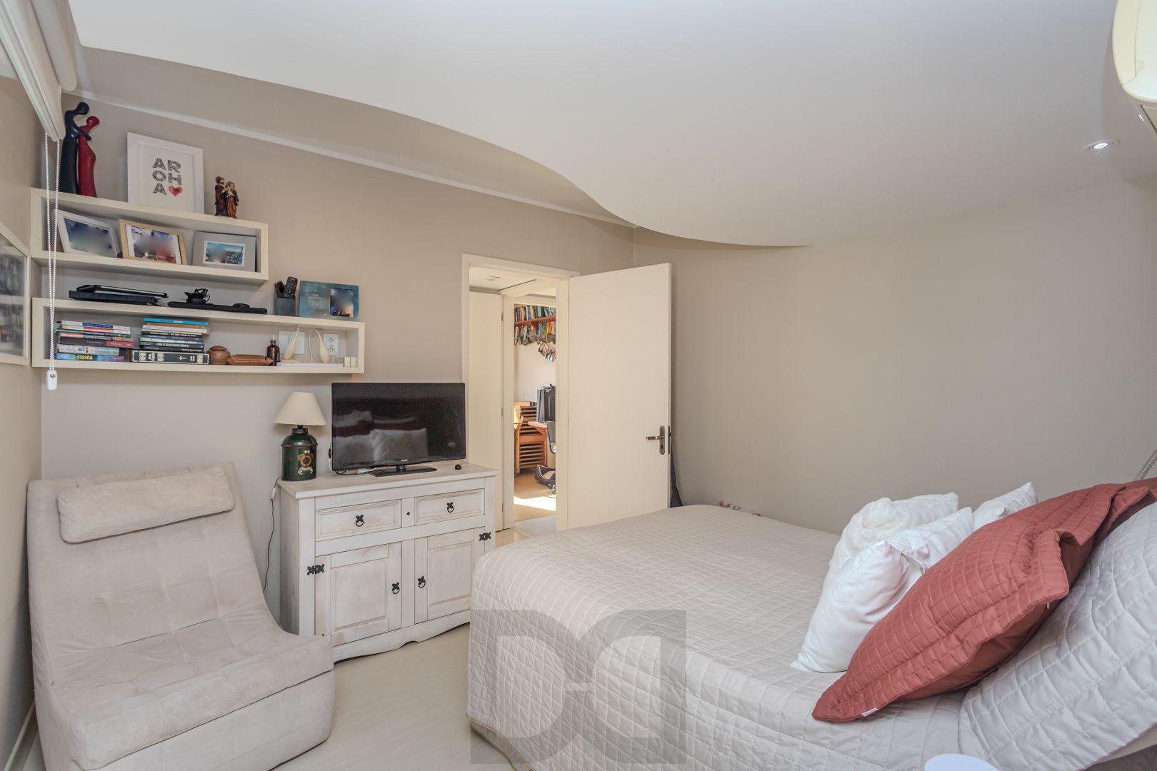 Apartamento diferenciado no bairro Nonoai de 3 dormitórios 2 vagas e infra — foto 34