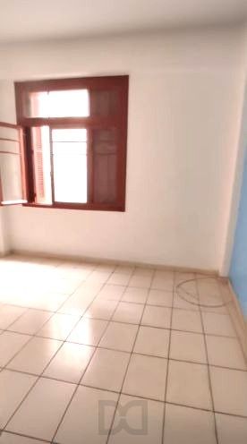 Apartamento no Centro de 3 dormitórios e dependência DESOCUPADO — foto 6
