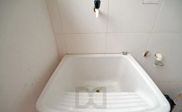 2 DORMITÓRIOS C/ VISTA PANORÂMICA E SUITE,DESOCUPADO, REFORMADO E SEMI MOBILIADO, C/VAGA COBERTA NO PORTO TERESÓPOLIS — foto 9
