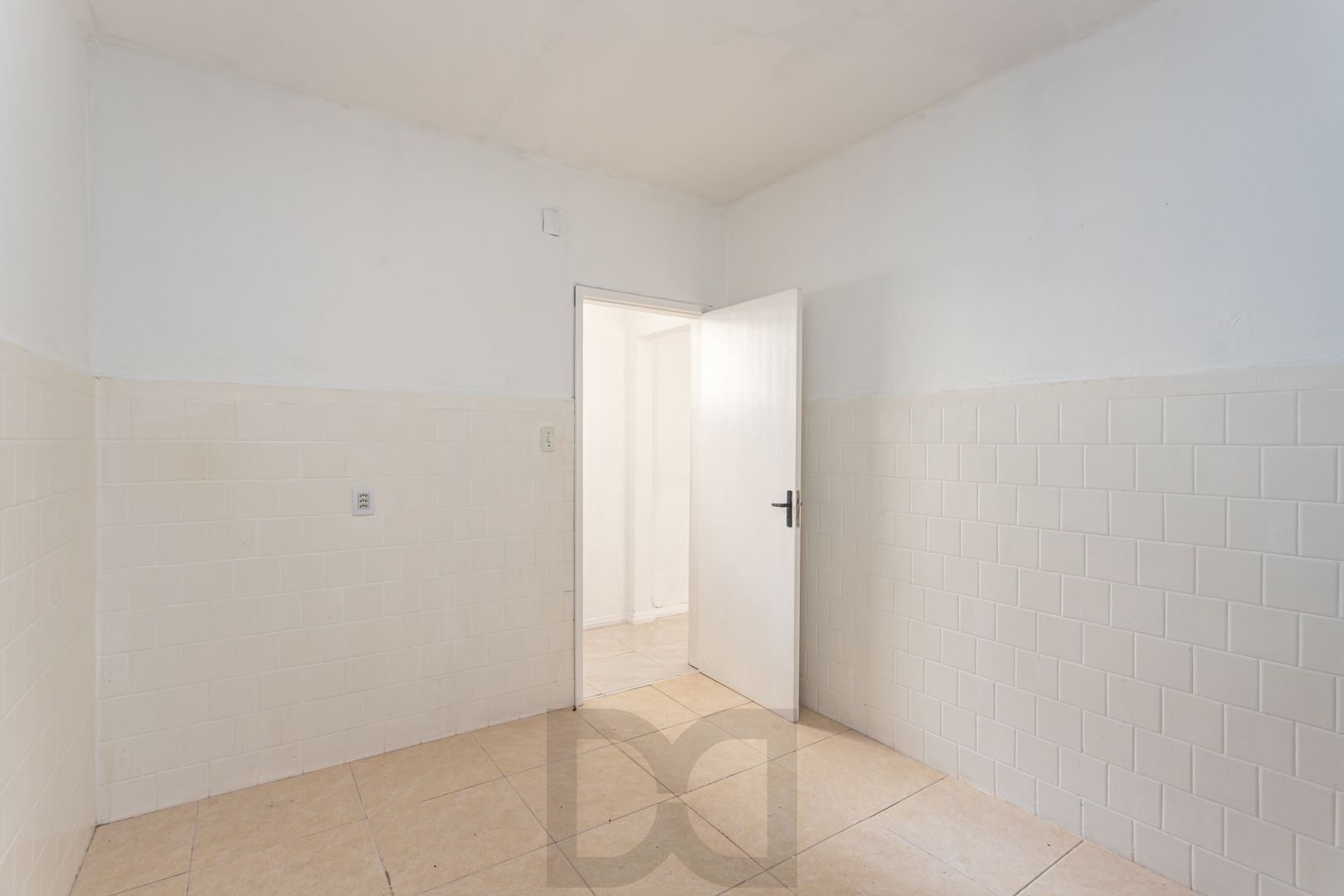 Apartamento no bairro Teresópolis de 2 dormitórios térreo com pátio — foto 16