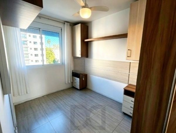 Apartamento no bairro Cristal de 2 dormitórios infra e vaga DESOCUPADO — foto 10