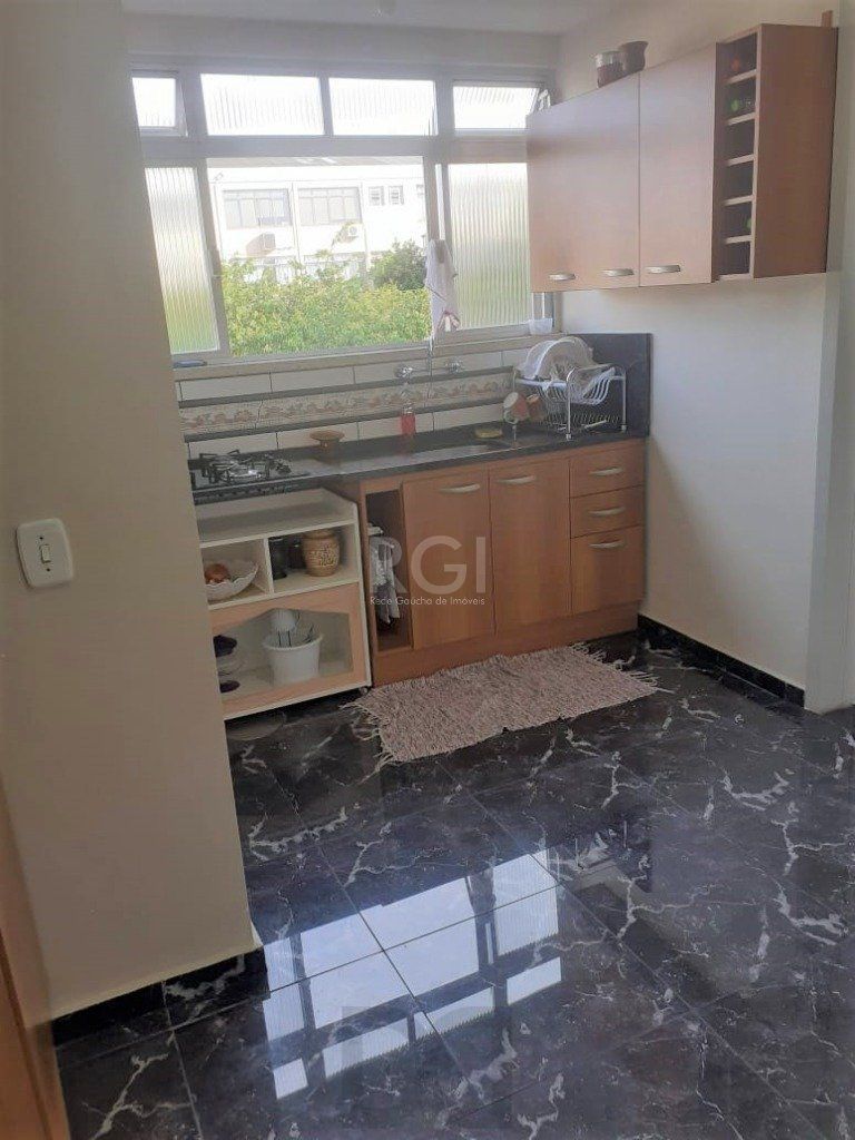 Apartamento no bairro Vila Ipiranga de 2 dormitórios e 2 vagas DESOCUPADO — foto 5