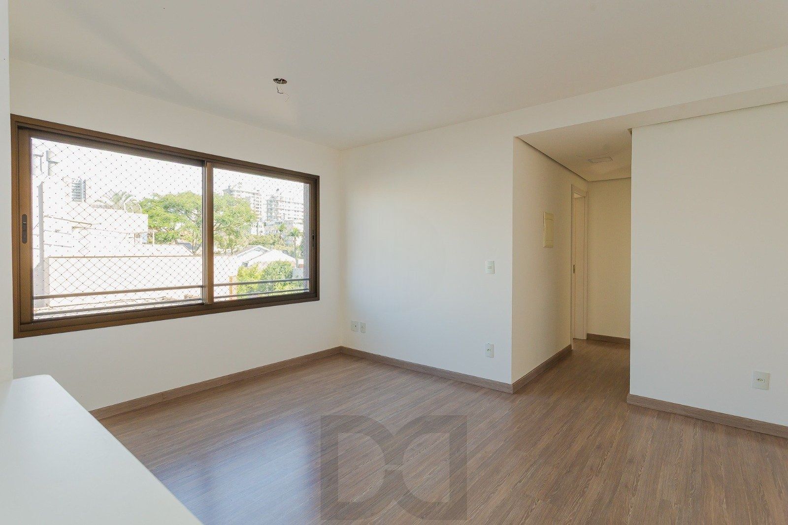 Apartamento 2 dormitórios, 1 suíte, 60m² privativos, 1 vaga coberta, no bairro Higienópolis. — foto 3