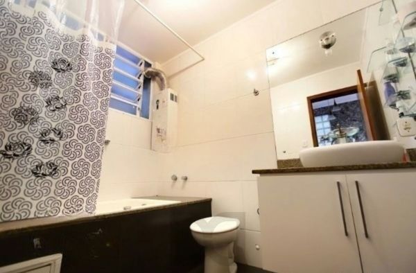 Apartamento TÉRREO com pátio no Menino Deus de 2 dormitórios e vaga rotativa — foto 12