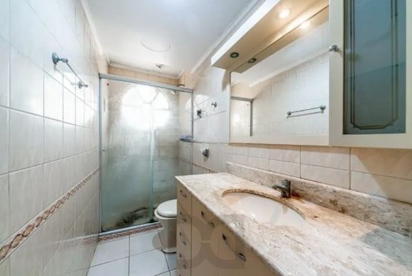 Apartamento no bairro Petrópolis de 2 dormitórios e vaga DESOCUPADO — foto 8