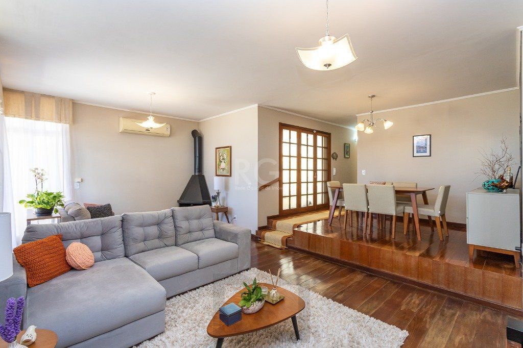 Casa no bairro Petrópolis de 3 dormitórios — foto 2