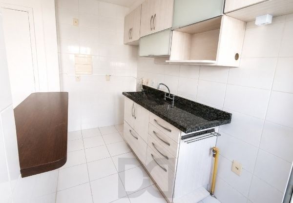 Apartamento no bairro Cristal de 2 dormitórios infra e vaga DESOCUPADO — foto 9