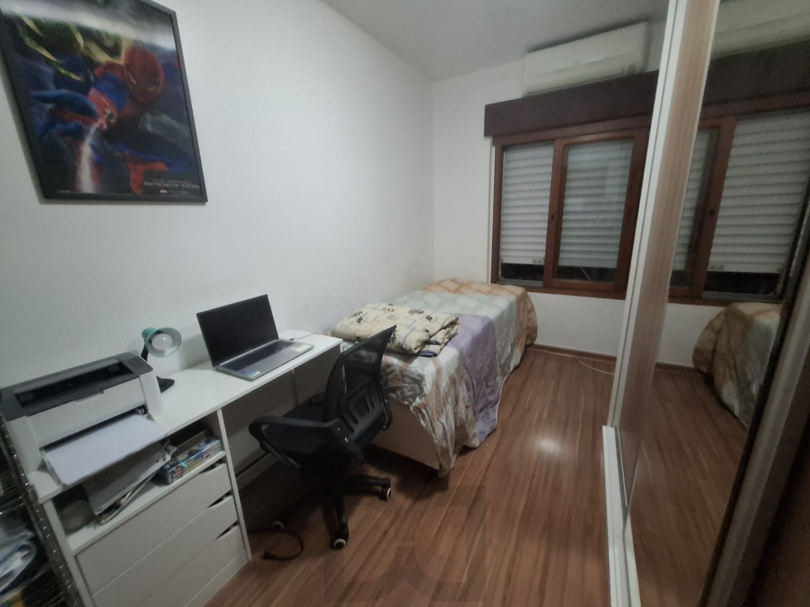 Apartamento para venda, composto por 2 dormitórios sendo 1 suíte, living com sacada integrada e 1 vaga de garagem coberta. — foto 15