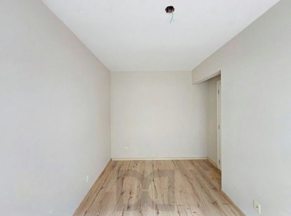 Apartamento no Menino Deus de 2 Dormitórios vaga e infra DESOCUPADO — foto 10