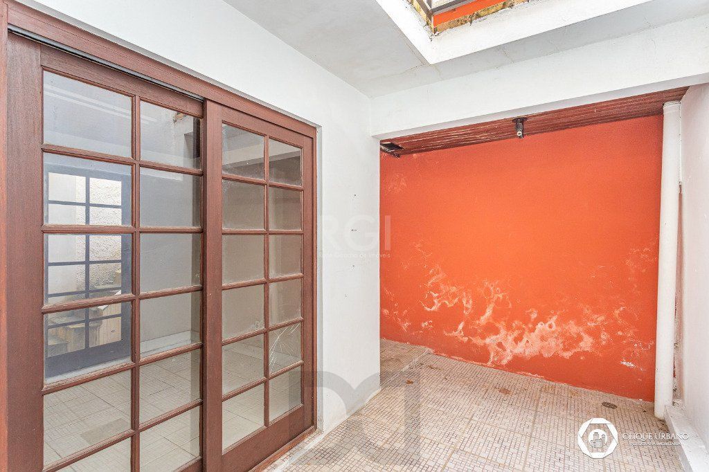 Casa para Venda - 330m², 4 dormitórios, sendo 3 suites, 2 vagas - Petrópolis — foto 13
