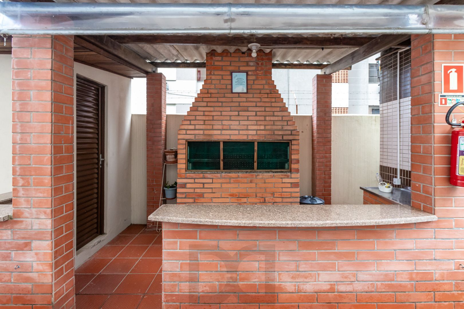 Apartamento no bairro Vila Ipiranga de 2 dormitórios e vaga DESOCUPADO — foto 23