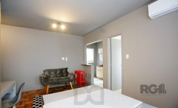 Apartamento JK no Menino Deus mobiliado DESOCUPADO — foto 5