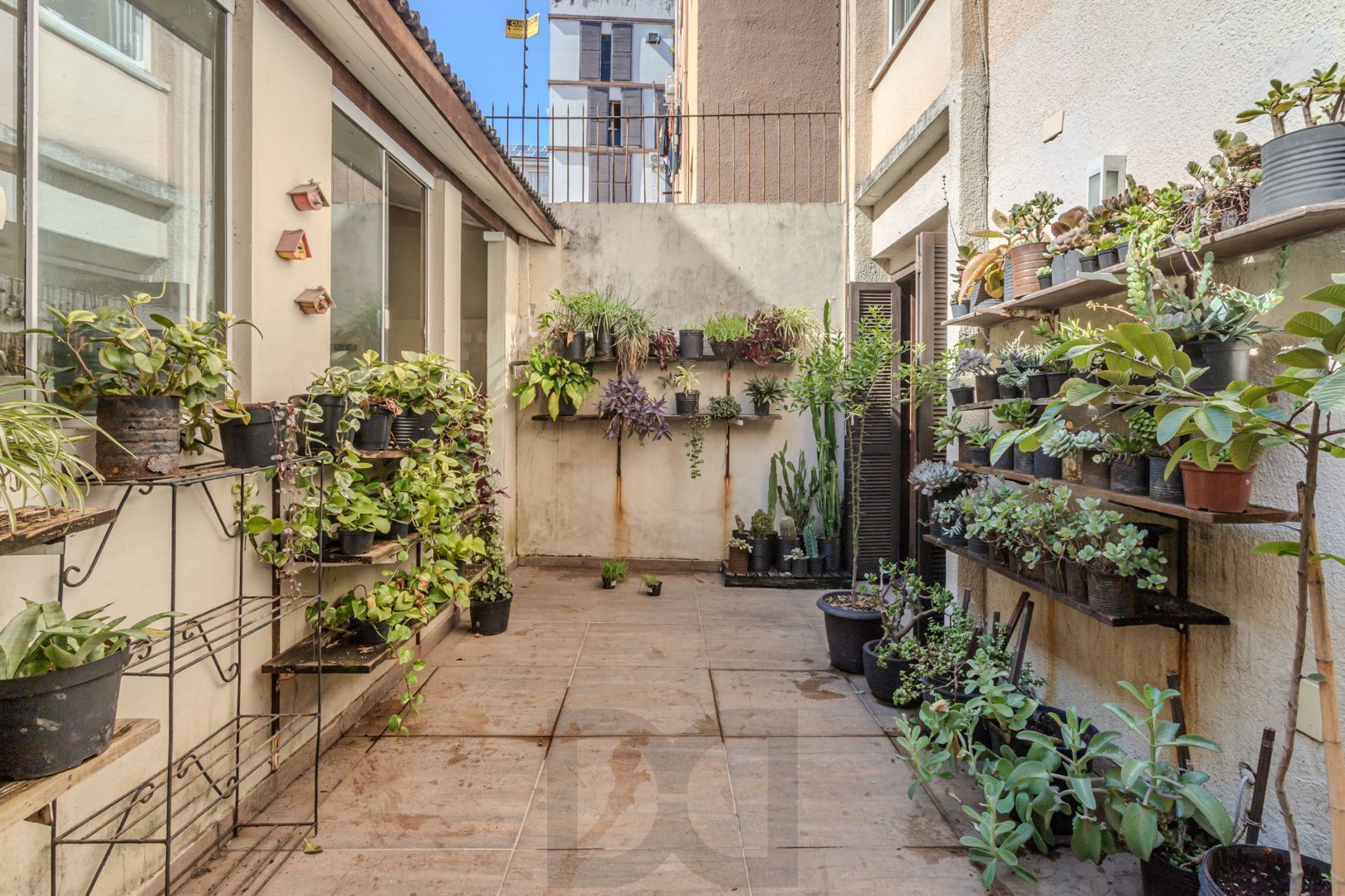 apto garden. no bairro Petrópolis,  com lindo pátio privativo. todo reformado. — foto 4