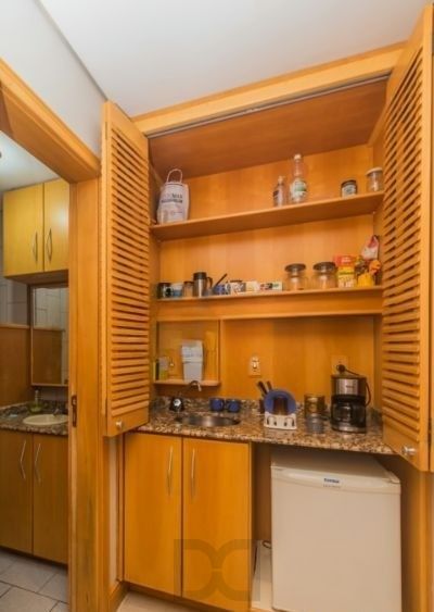 Sala comercial no bairro Petrópolis mobiliada — foto 15