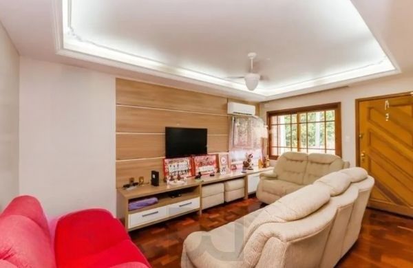 Casa / sobrado no bairro Jardim Itu de 3 dormitórios e pátio com piscina — foto 2