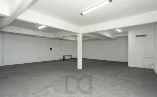 Prédio comercial no bairro Vila Jardim com 550m² — foto 47