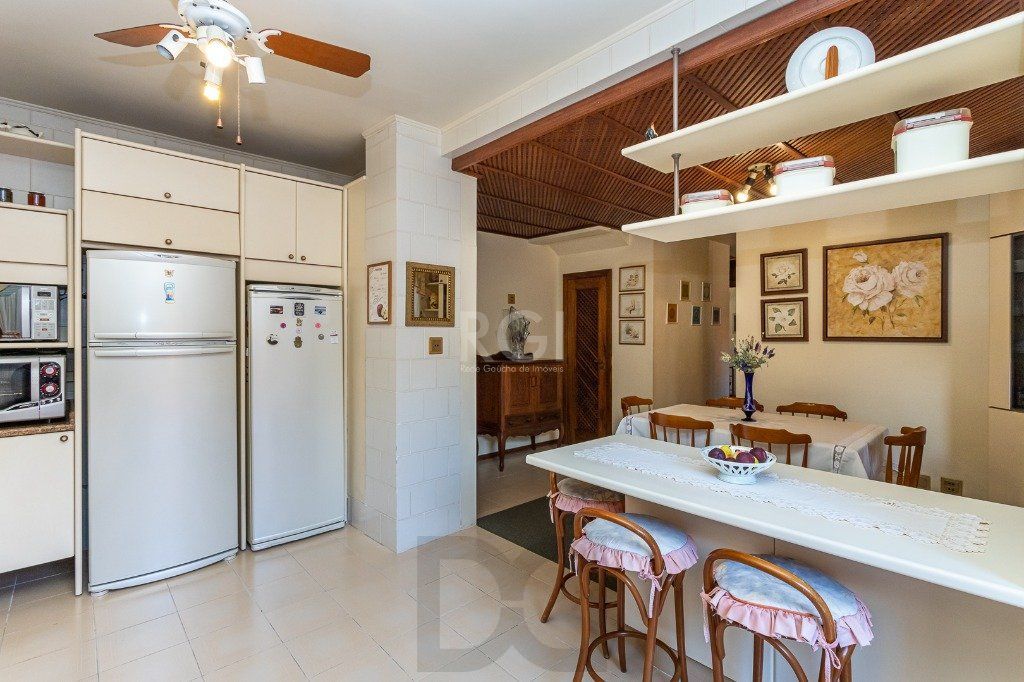 Casa sobrado no Partenon de 3 dormitórios e amplo pátio — foto 22