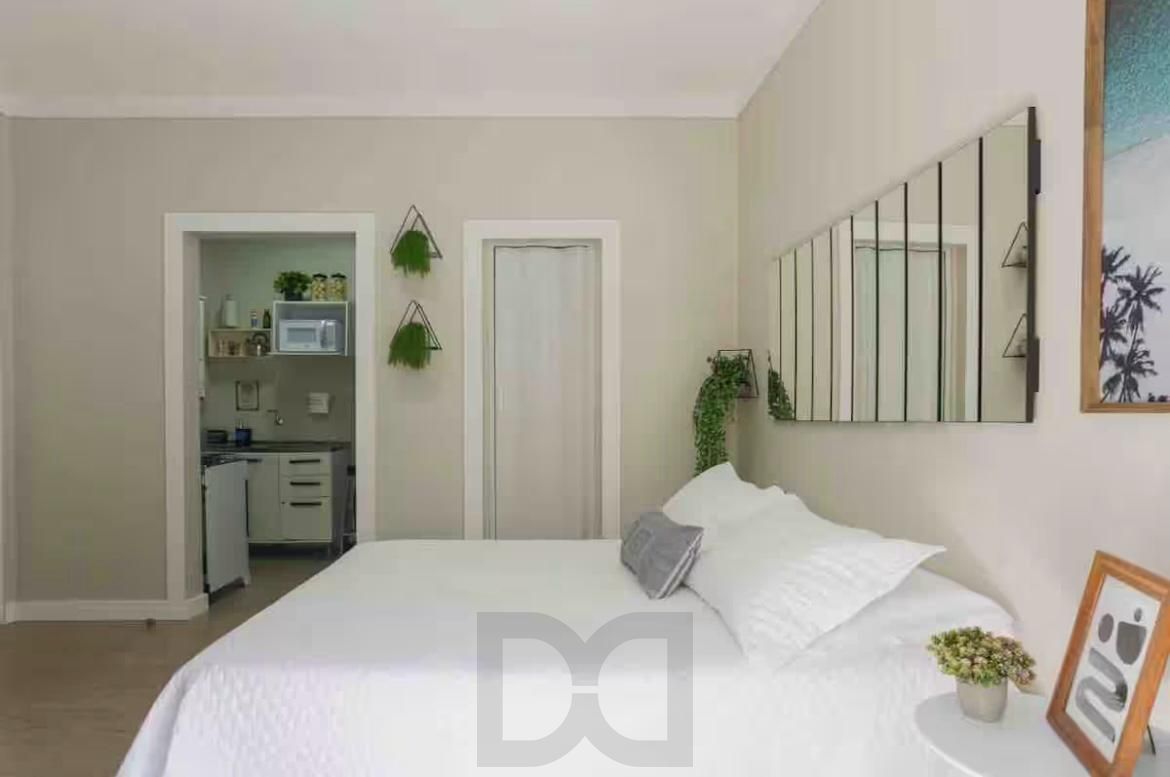 Apartamento Térreo com pátio na Cidade Baixa de 1 dormitório MOBILIADO — foto 7