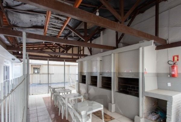 Apartamento no Humaitá de 2 dormitórios semi mobiliado — foto 18