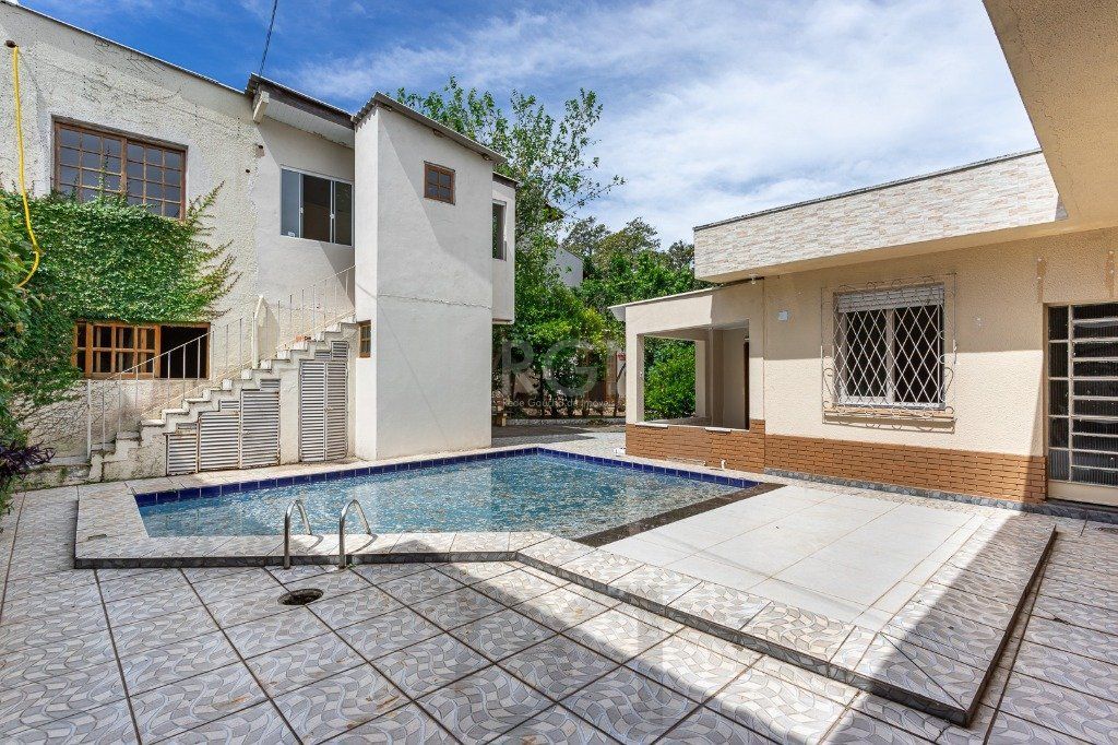 Casa para Venda - 740m², 5 dormitórios, sendo 1 suites, 3 vagas - Vila Assunção — foto 1