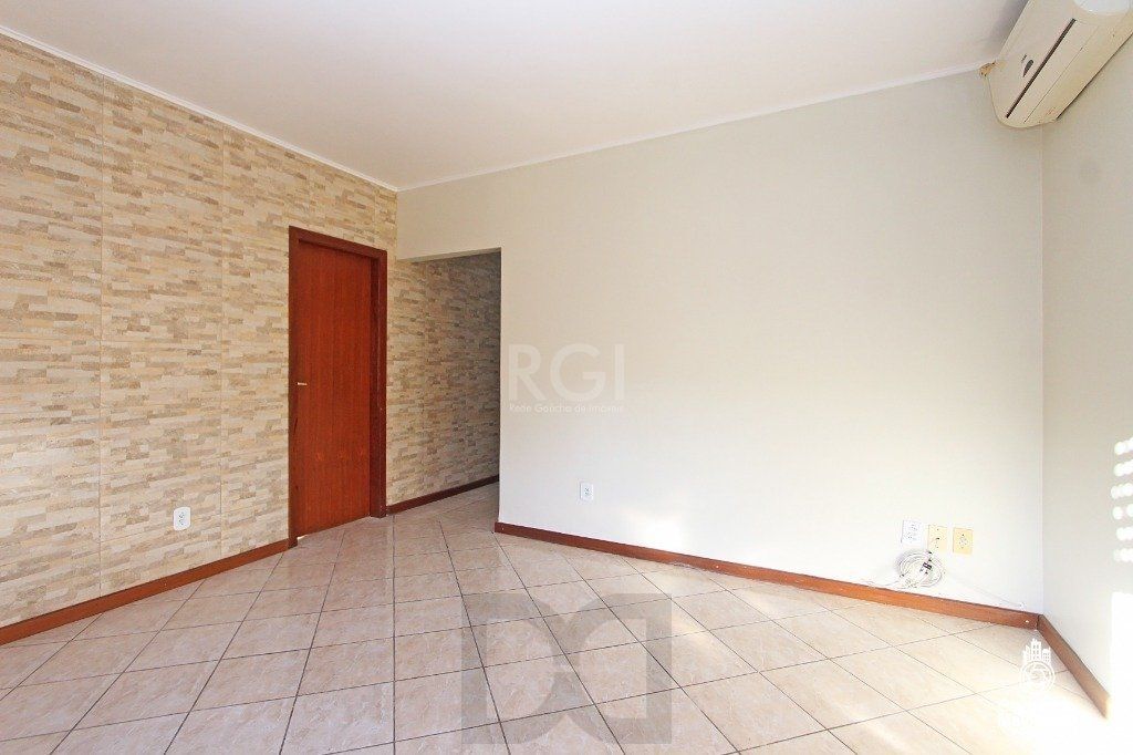 Casa no bairro Cavalhada de 3 dormitórios e amplo pátio — foto 6