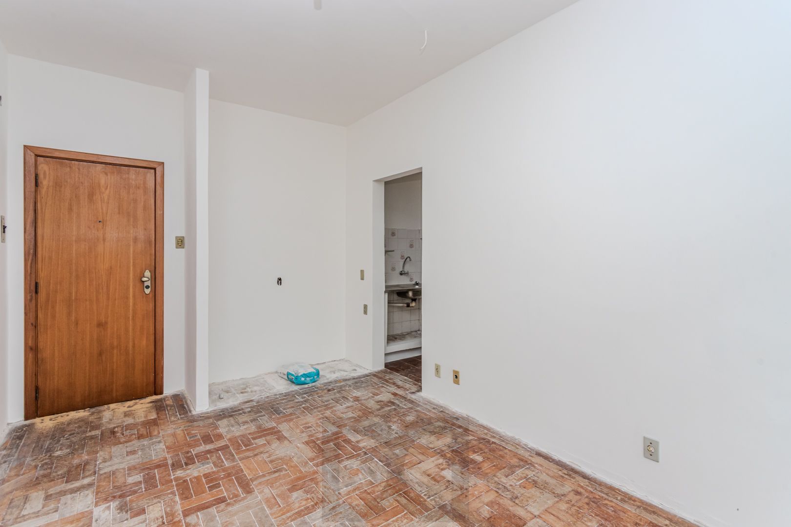 Apartamento no Menino Deus de 1 dormitório DESOCUPADO — foto 4