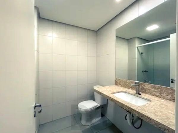 Apartamento no Centro de 2 dormitórios e 2 vagas DESOCUPADO — foto 7
