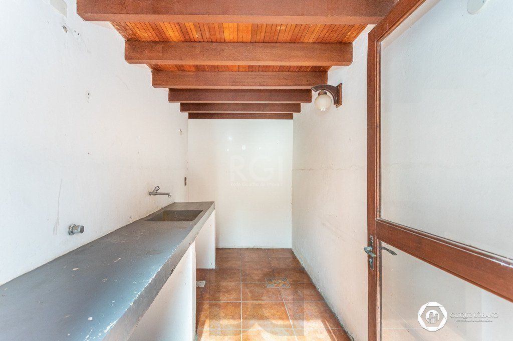 Casa para Venda - 330m², 4 dormitórios, sendo 3 suites, 2 vagas - Petrópolis — foto 26