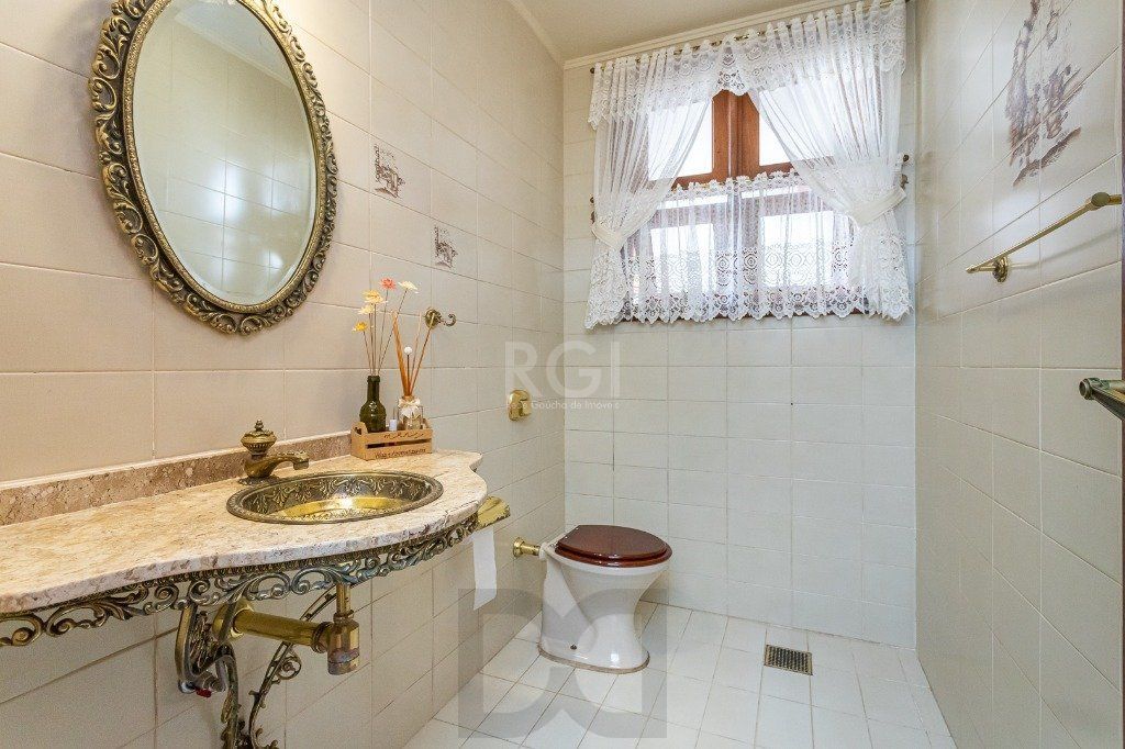 Casa sobrado no Partenon de 3 dormitórios e amplo pátio — foto 17
