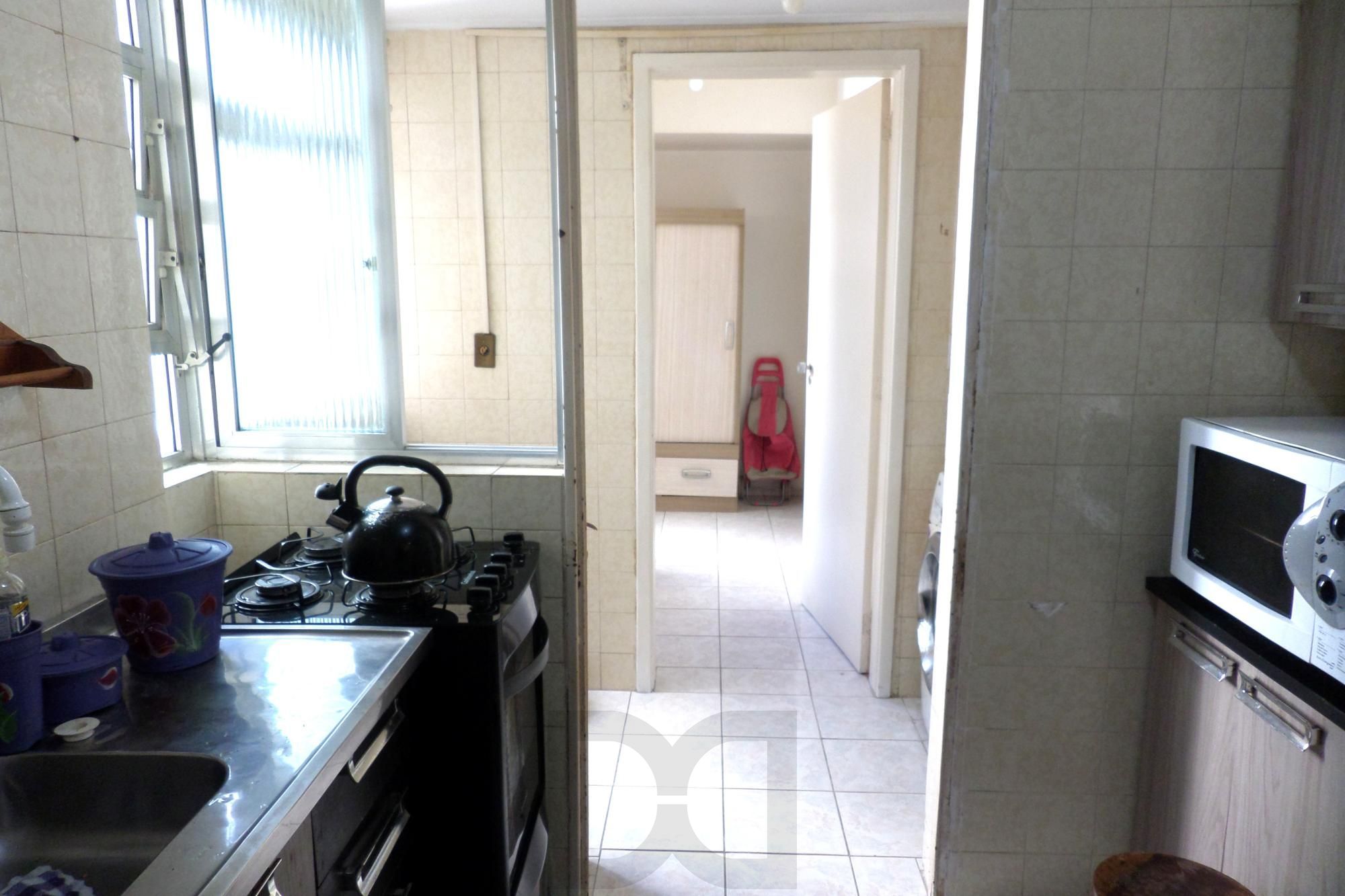 Apartamento no Centro de 2 dormitórios dependência DESOCUPADO — foto 28