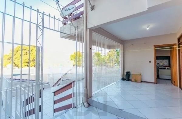 Casa / sobrado no bairro Jardim Itu de 3 dormitórios e pátio com piscina — foto 37