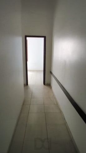 Apartamento no Centro de 3 dormitórios e dependência DESOCUPADO — foto 4