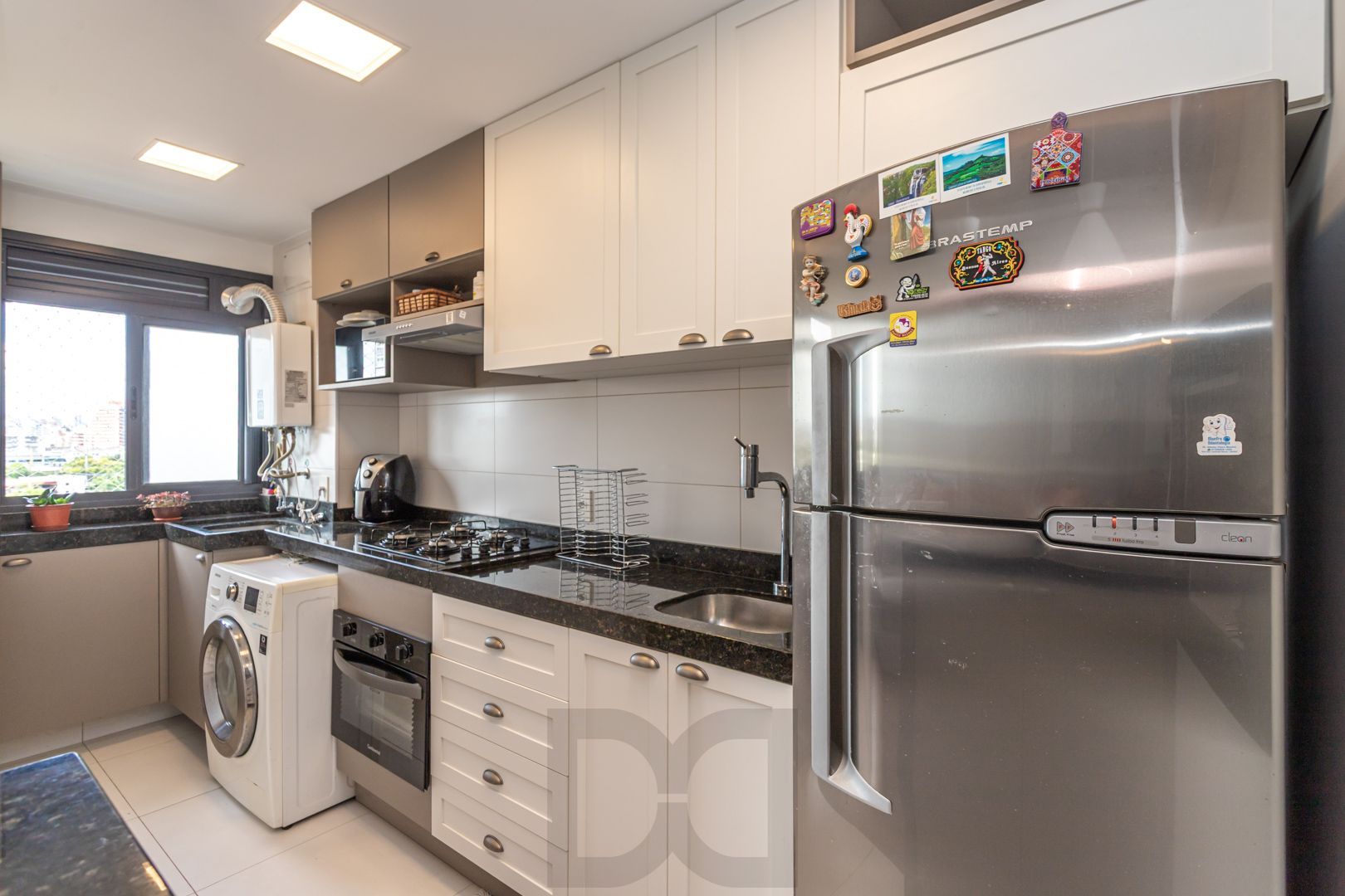 Apartamento 02 dormit com suíte e 01 vaga, no bairro Azenha, em Porto Alegre. — foto 7
