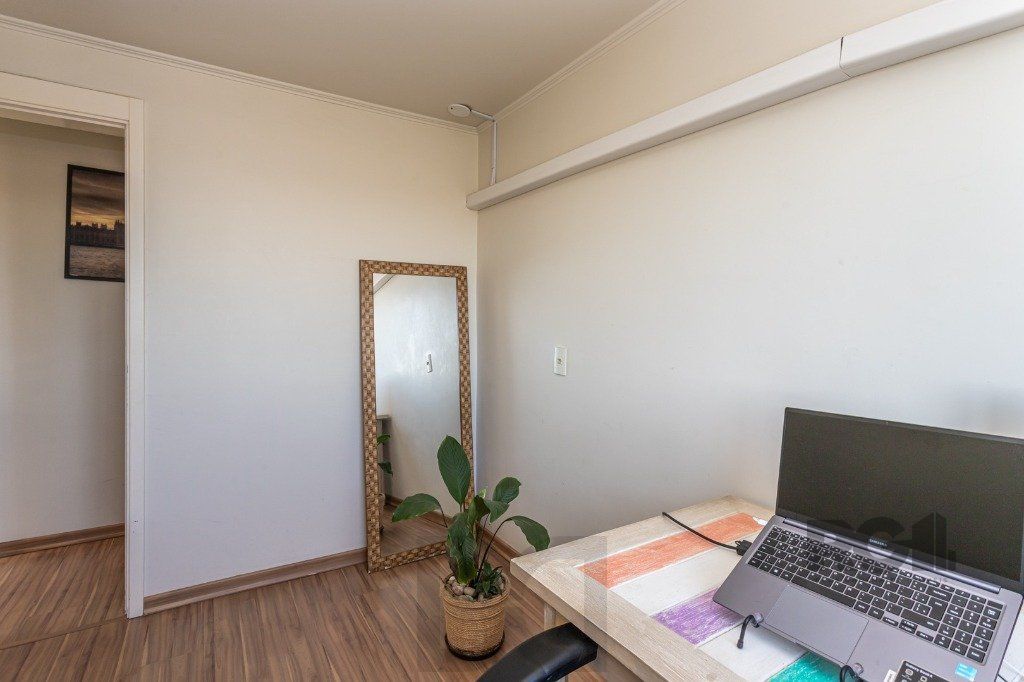 Apartamento no Sarandi de 2 dormitórios vaga e infra MOBILIADO E DESOCUPADO — foto 14