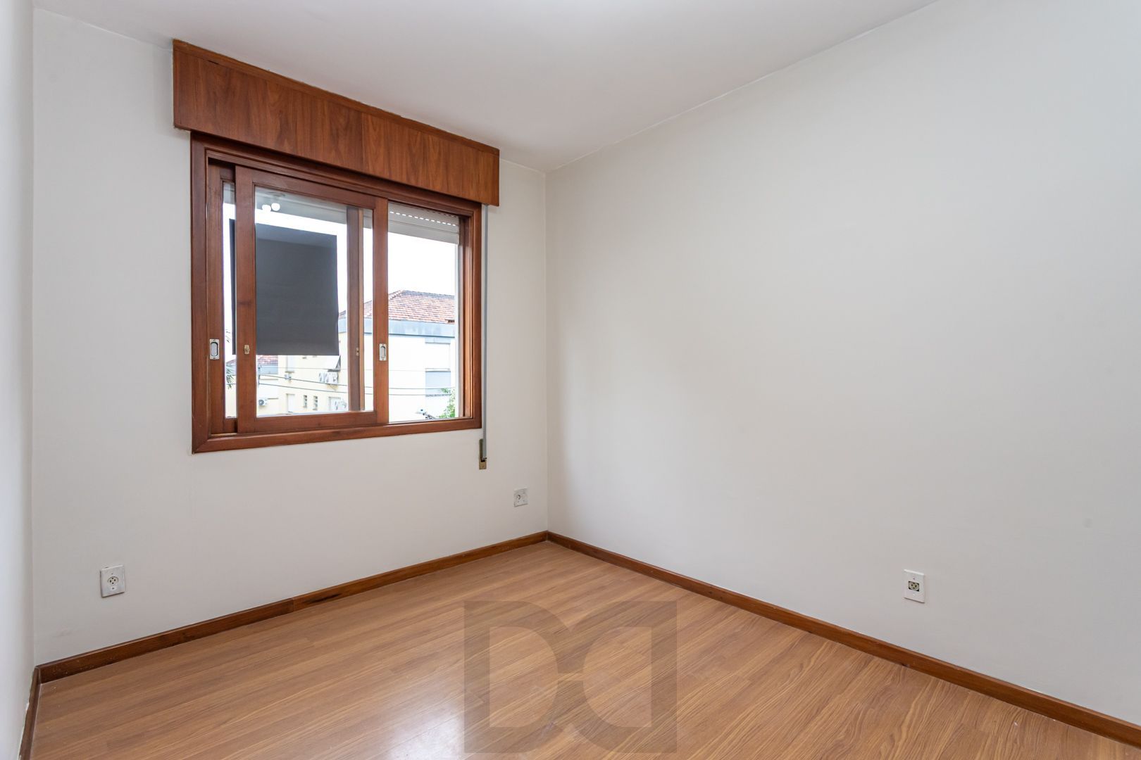 Apartamento no bairro Vila Ipiranga de 2 dormitórios e vaga DESOCUPADO — foto 5