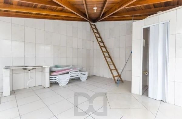 Casa / sobrado no bairro Jardim Itu de 3 dormitórios e pátio com piscina — foto 35
