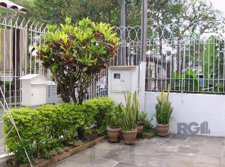 Casa sobrado no bairro Higienópolis de 3 dormitórios e 2 vagas — foto 1