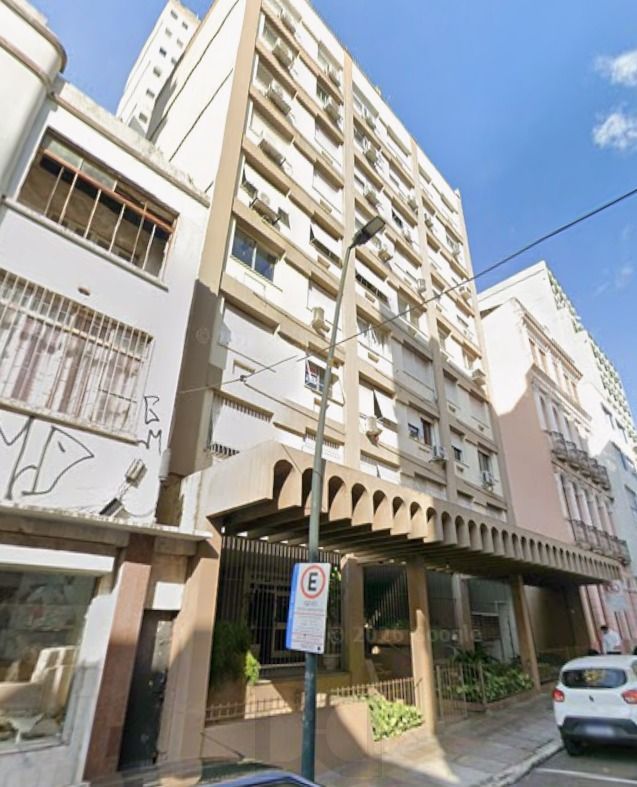 Apartamento no Centro de 2 dormitórios dependência DESOCUPADO — foto 1