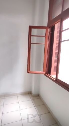 Apartamento no Centro de 3 dormitórios e dependência DESOCUPADO — foto 10