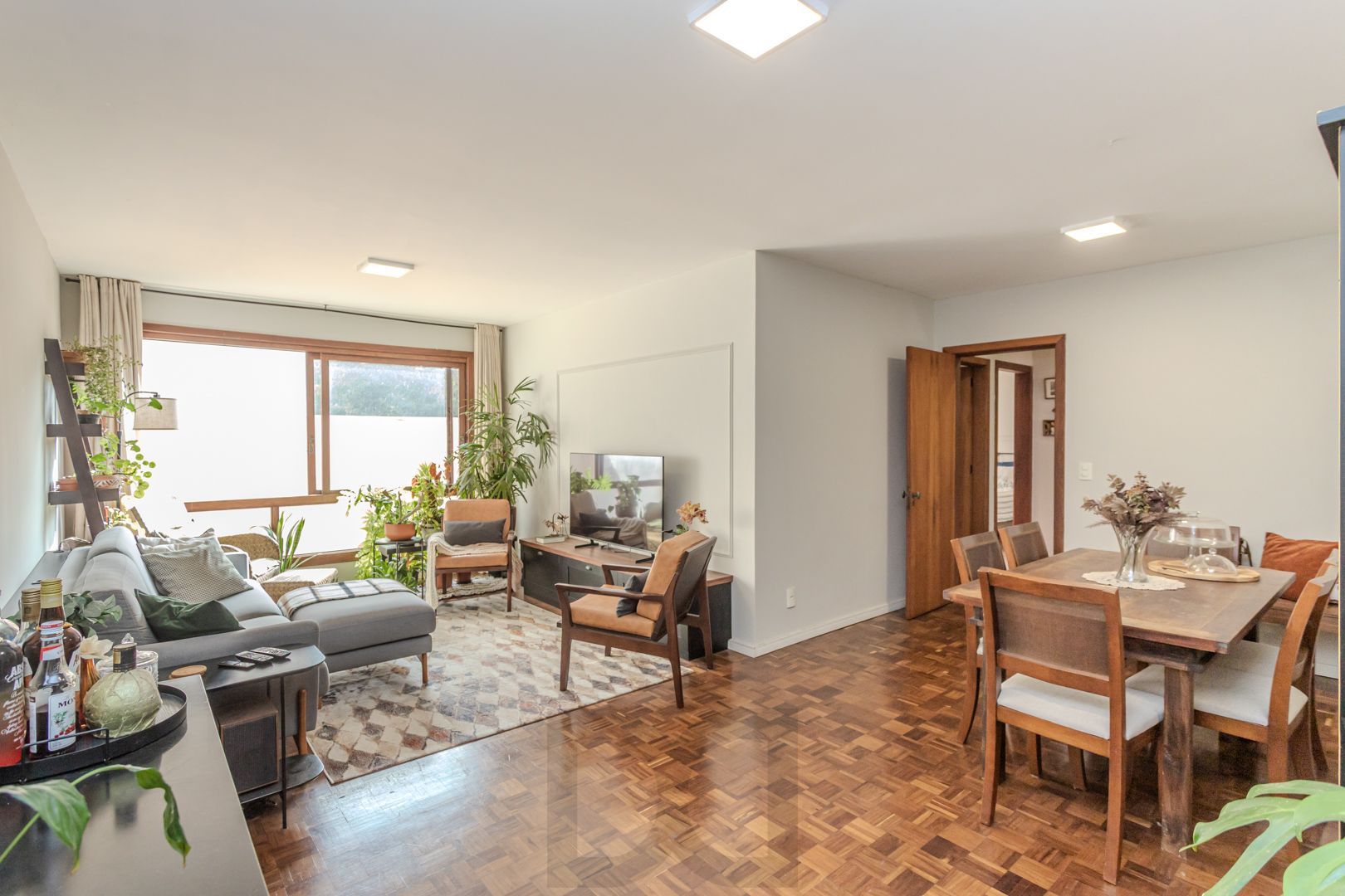 Apartamento de 3 dormitórios e vaga no bairro Petrópolis — foto 2