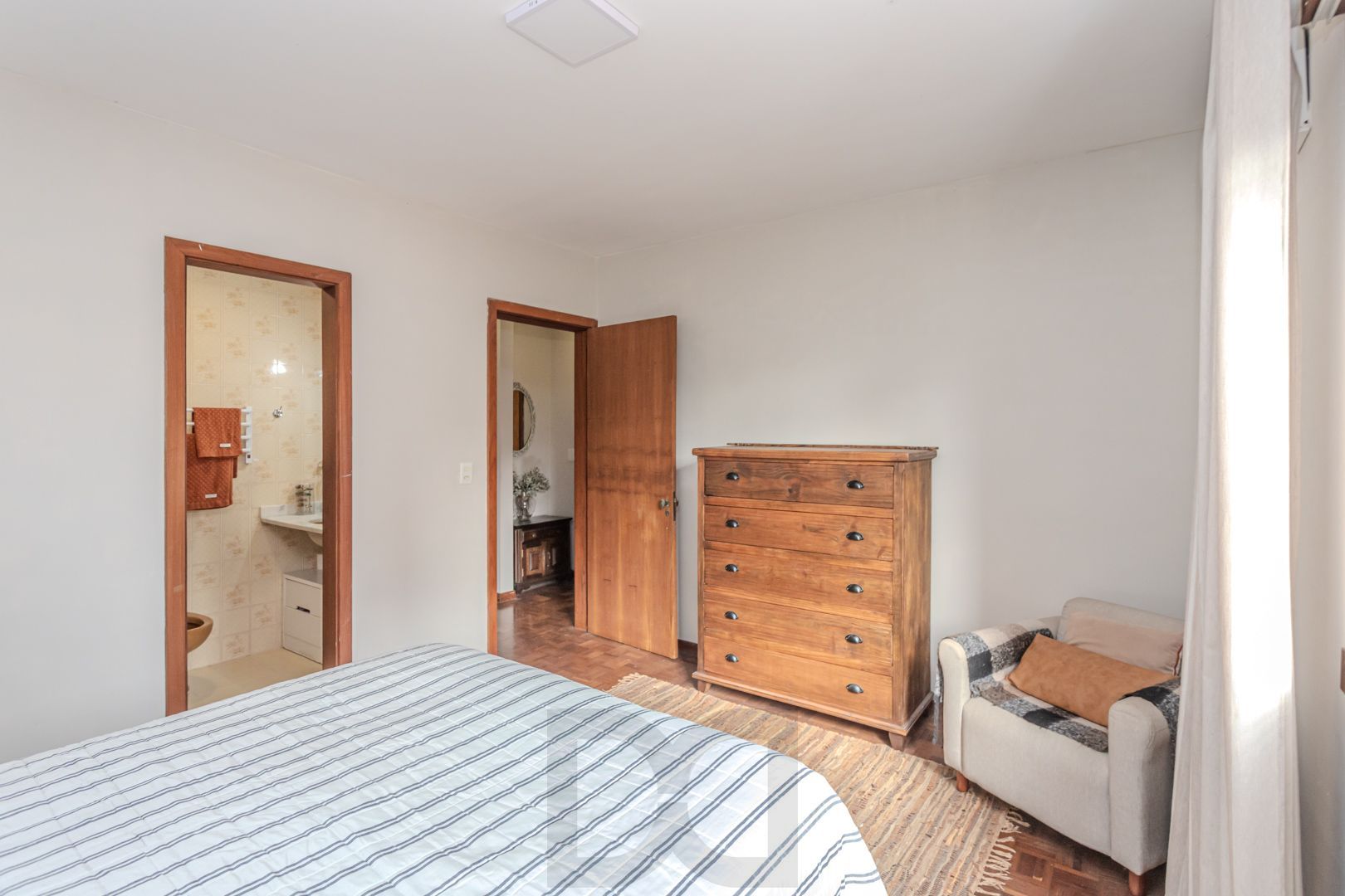 Apartamento de 3 dormitórios e vaga no bairro Petrópolis — foto 11