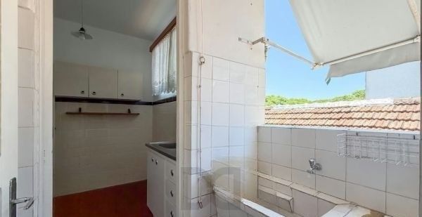 Apartamento de 2 dormitórios no bairro Independência — foto 8