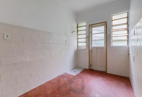 Apartamento no Partenon térreo de 2 dormitórios e 2 pátios DESOCUPADO — foto 19